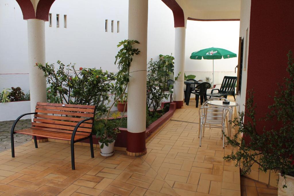 Apartamentos E Quartos Atalaia Sagres Rum bild